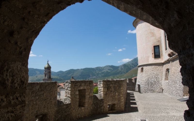 CAPODANNO TRA BORGHI, CASTELLI E SANTUARI DEL MOLISE  
